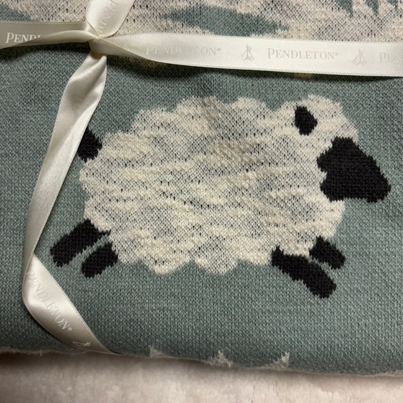 NWT Pendleton Knit Baby Blanket with Beanie Set Organic Cotton Sheep Dream Blue - Picture 4 of 9